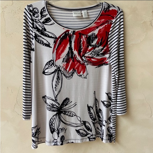 ZENERGY by CHICO’s Bonnie Mix Floral Print Tee Red, White & Black Size 0 - Picture 3 of 15